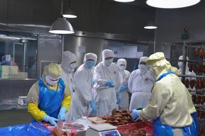 河南省市场监管局食品安全总监王建防深入信阳督导食品销售环节安全监管工作